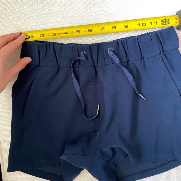 Lululemon On The Fly Short *Woven *2.5" True Navy 2 - Picture 7 of 8